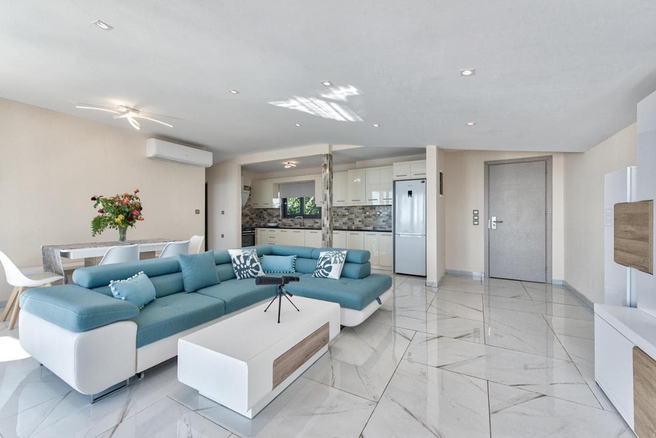 Deluxe Sea View Suite